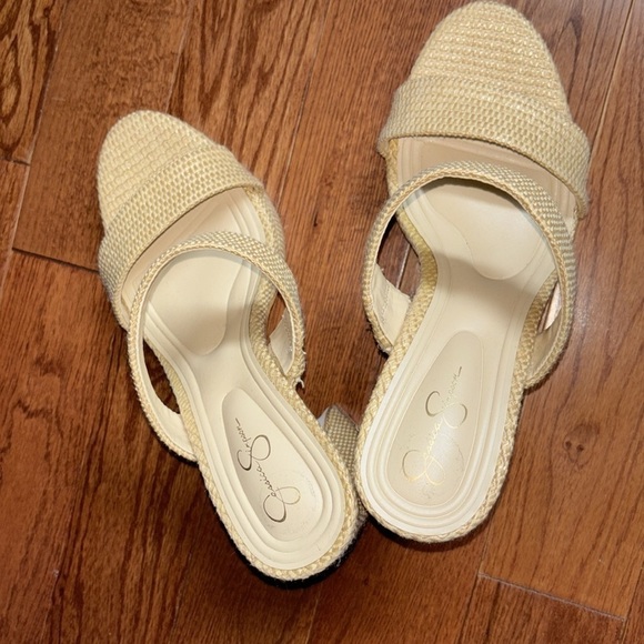Jessica Simpson Tan Heels - Picture 11 of 13
